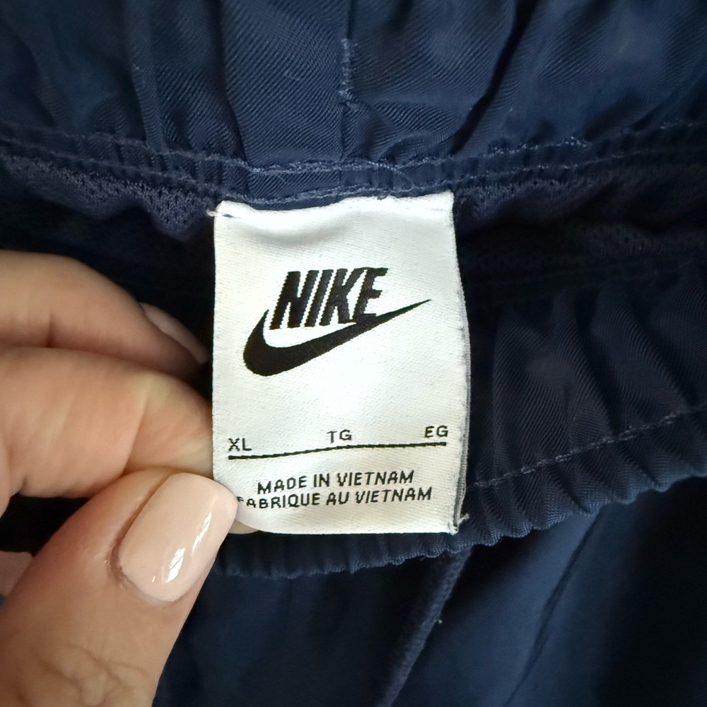 Nike Navy Blue Athletic Shorts - Picture 4 of 6